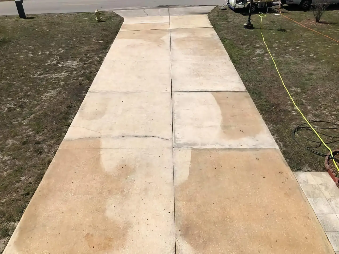 RESIDENTIAL HOME DRIVEWAY AND SIDEWALK CLEANING - AFTER - 00001